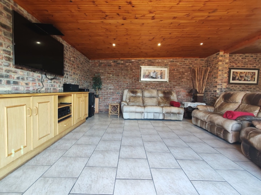  Bedroom Property for Sale in Newton Park Eastern Cape